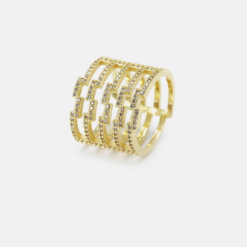 Позлатен пръстен с пеперуди и животни