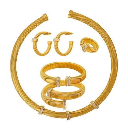 Комплект бижута с яка и обеци