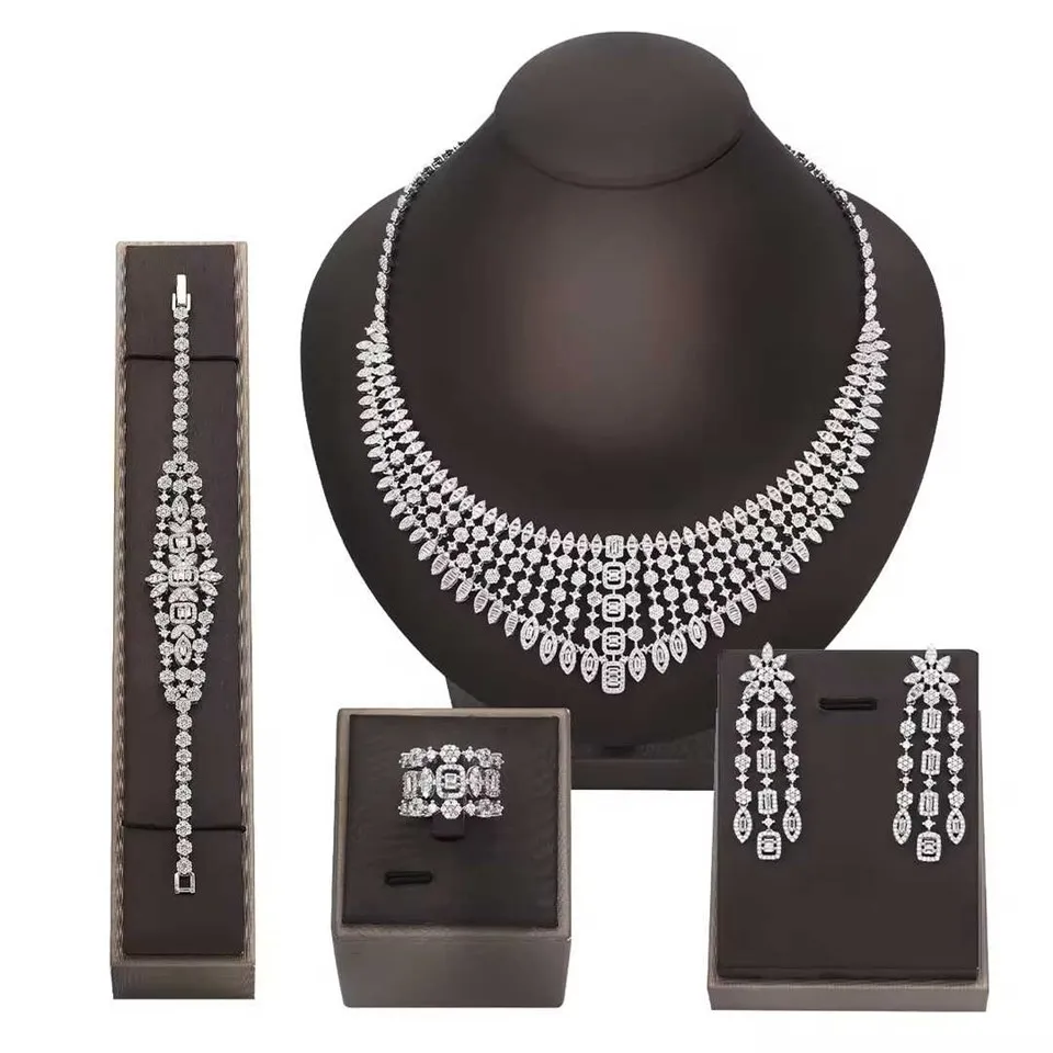 Луксозни кристални комплекти сватбени бижута