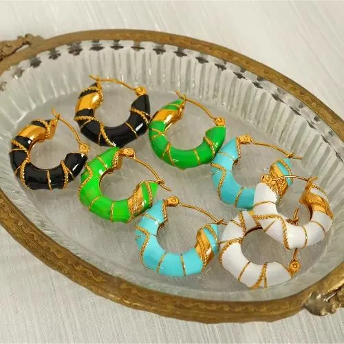 Темпераментни обеци за знаменитости