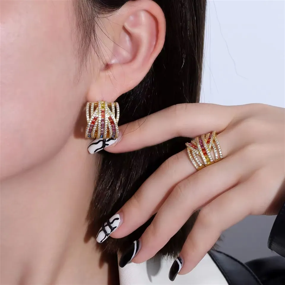 Комплект обеци с пръстен с циркон